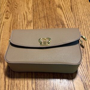 Elegant Tan Leather Women's Bag
